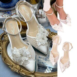 🆕 BETSEY JOHNSON 🧿 NWOB Susie Ivory Mesh Floral Embroidered Pump, Sz US 7